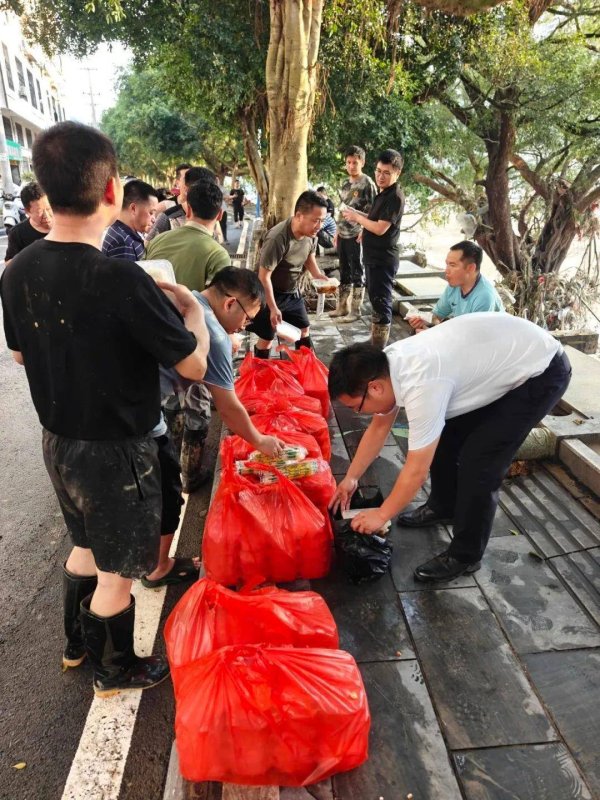 MOM操盘网 金融赈灾，贵银驰援从榕